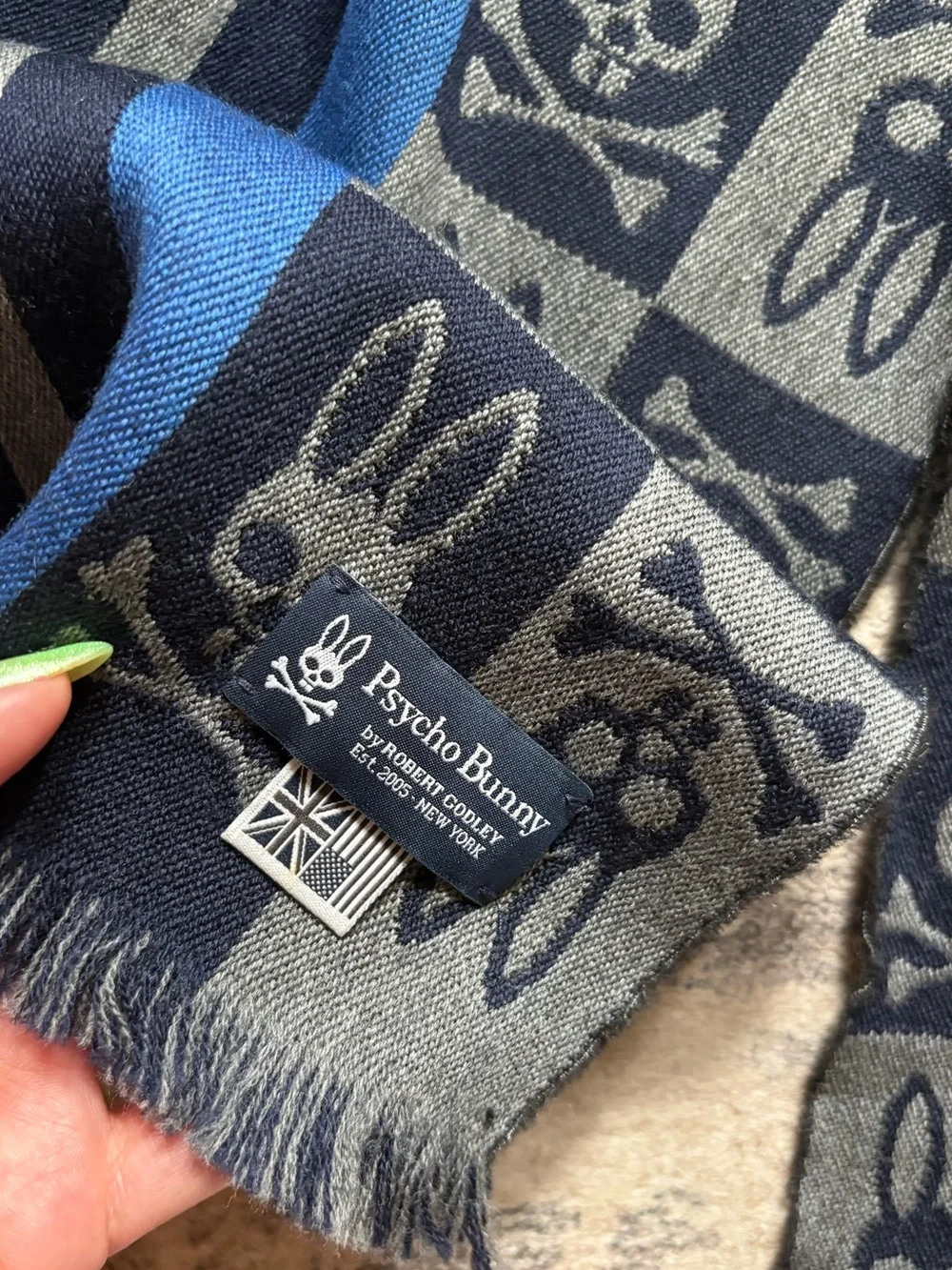 Pyscho Bunny scarf Robert godley New York 100% wool navy blue winter fall